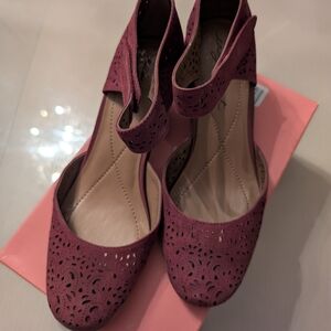 Chic Women's Cutout Heels in Deep Red